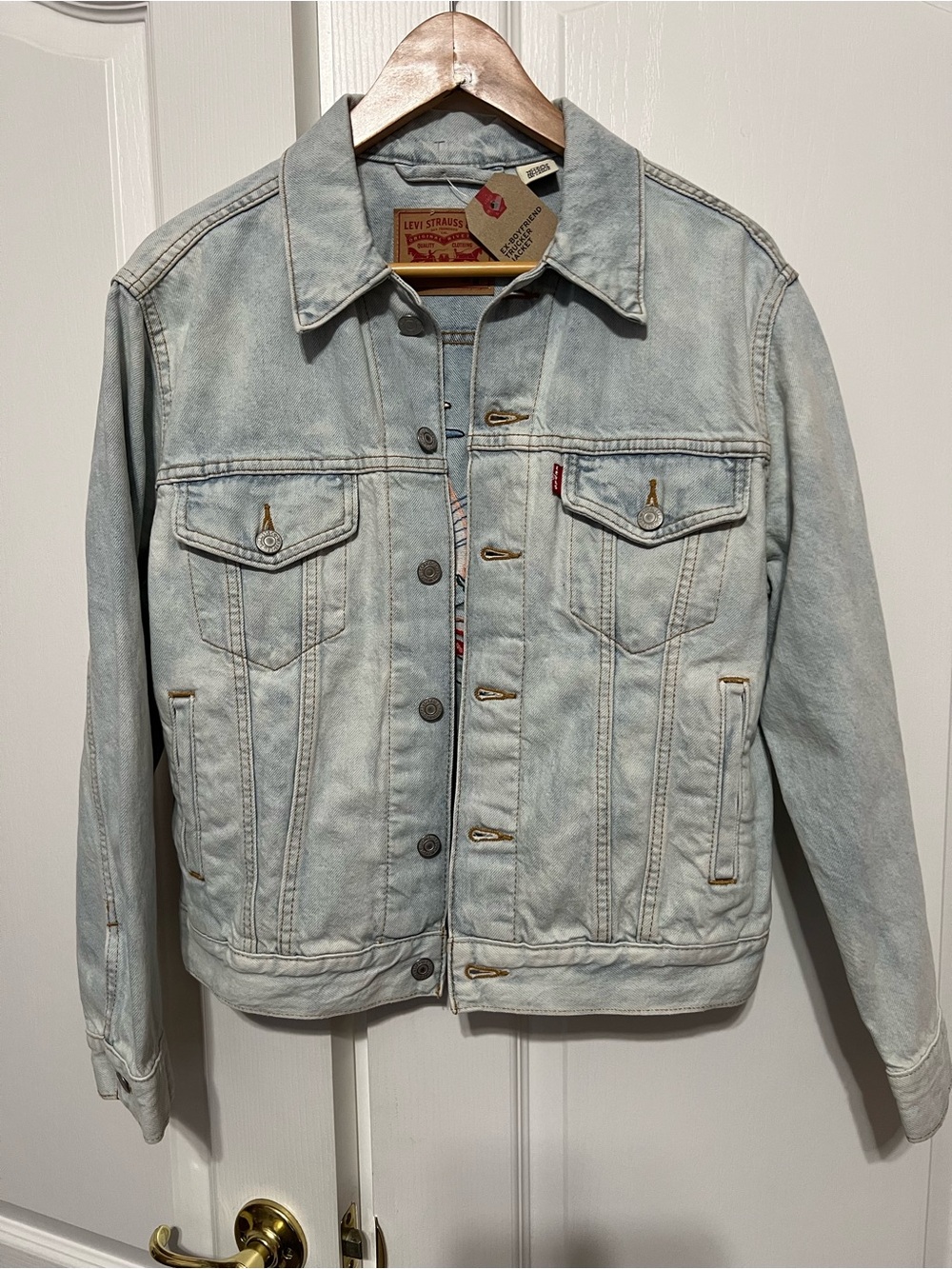 Levi's Light Blue Denim Trucker Jacket with Red Leather Patch - Picture 3 of 14